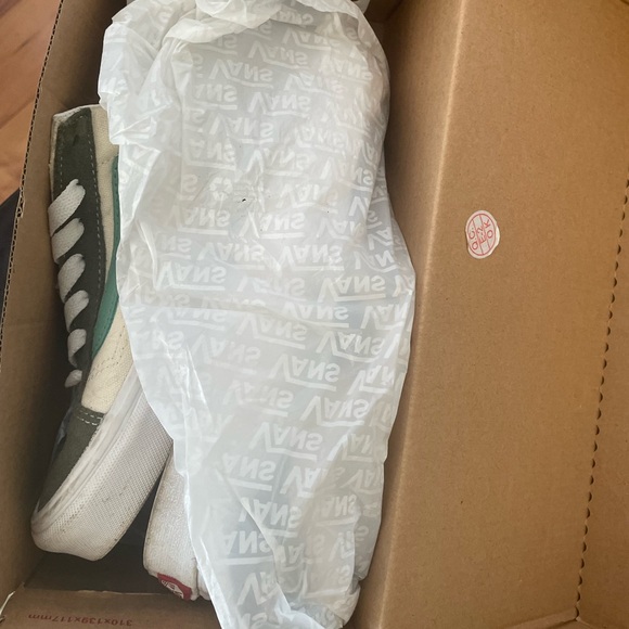 Vans Green Shoes - Picture 3 of 4